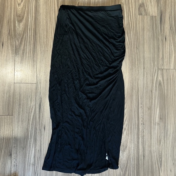 (3 for $30) Dynamite large long skirt - Picture 4 of 6